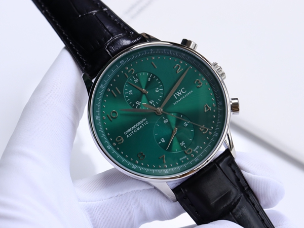 アイ・ダブリュー・シー正面デザイン